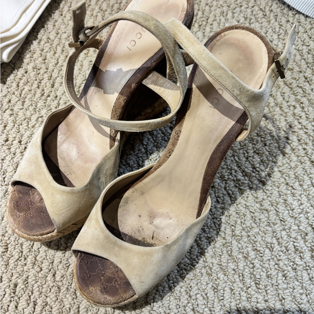 Gucci Tan Wedge Sandals - Picture 2 of 4